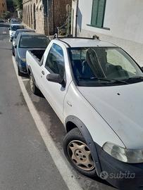 auto furgone Fiat strada