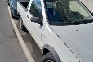 auto furgone Fiat strada