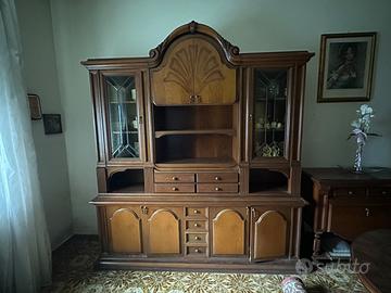 credenza antica in legno
