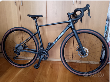 Bici gravel CUBE Nuroad pro telaio danneggiatio