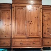 armadio in legno massello