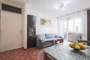 QUADRILOCALE CON CANTINA E POSTO AUTO NEL CENTRO D