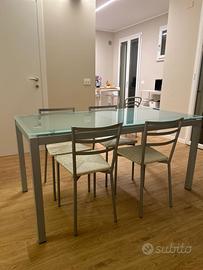 Tavolo + 4 sedie