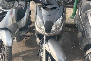 Yamaha xmax 250
