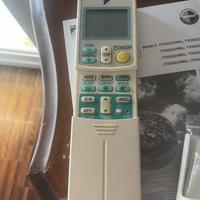 4 Telecomandi con porta telecomando da muro Daikin