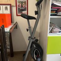 Cyclette pieghevole