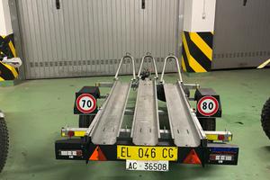 Rimorchio leggero per trasporto moto