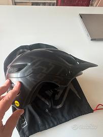 Casco troy lee design  a1 mips