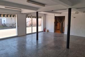 Negozio a Giavera del Montello