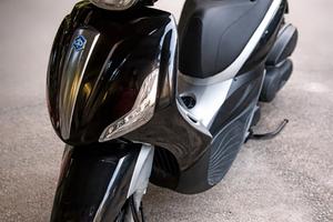 Beverly 350 Sport touring 2015