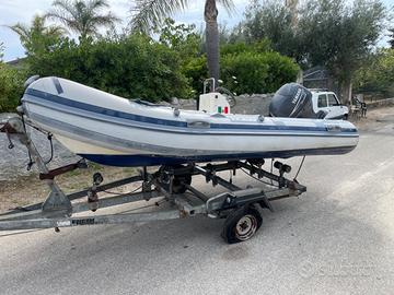 Gommone con motore Yamaha