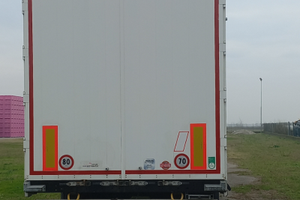 Semirimorchio centinato KASSBOHRER