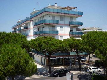 STAGIONE ESTIVA 4 POSTI P.ZZA MILANO