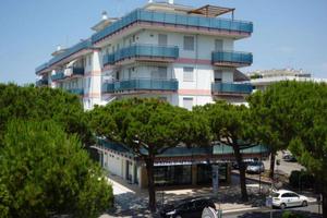 STAGIONE ESTIVA 4 POSTI P.ZZA MILANO