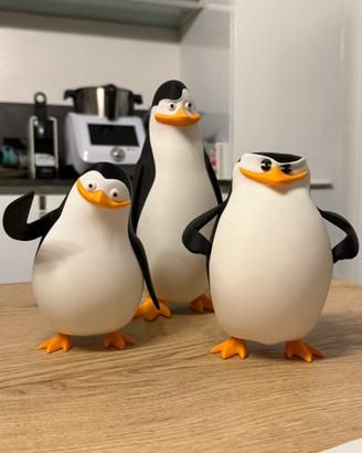 Riproduzione dei pinguini alte dai 15 ai 20cm