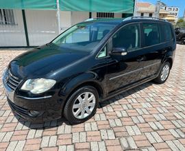 Volkswagen Touran 2.0 TDI DPF Highline 7 Posti