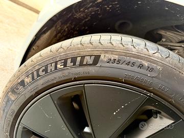 4 Pneumatici MICHELIN e-premacy 235/45 R18 98V XL