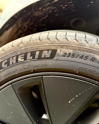 4 Pneumatici MICHELIN e-premacy 235/45 R18 98V XL