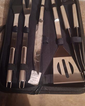 attrezzi barbecue nuovi