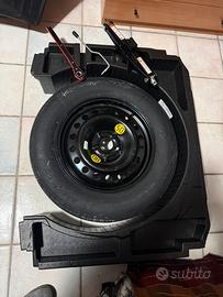 Ruotino di scorta + porta gomma originale + crick