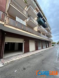 Via Brunelleschi - Locale 2 luci di 155 mq circa