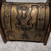 Cofanetto in ottone lavorato artigianalmente 