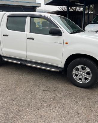 Toyota Hilux 2.5 D-4D 4WD 4p. Double Cab GX 4x4