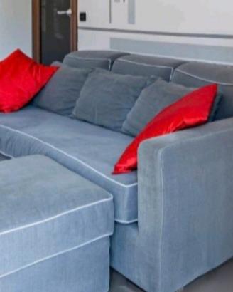  Divano con pouf staccabile 