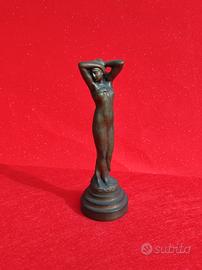 statuetta Art Nouveau in bronzo 