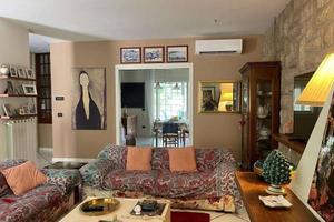 Villa di 263 m² con più di 5 locali e box auto dop