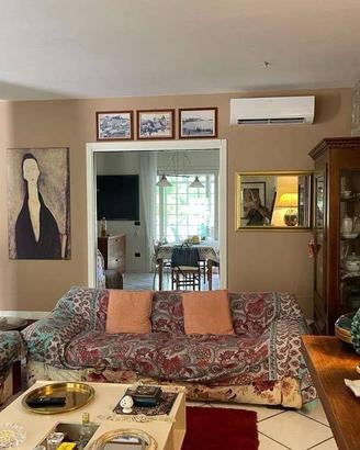 Villa di 263 m² con più di 5 locali e box auto dop
