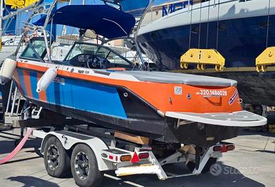 Barca sci nautico, wakeboard, wakesurf