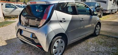 Toyota Aygo 1.0 VVT-i 69 CV 5 porte x-play