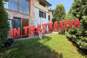 VILLA A SCHIERA CENTRALE A RIVOLTA D'ADDA
