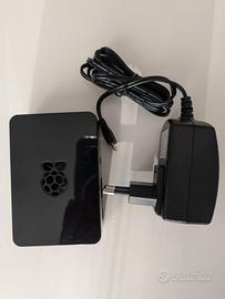 Raspberry Pi 3 model B+ con case e alimentatore