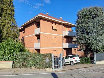 CASA INDIPENDENTE CON 3 APPARATEMANTI E AMPI SERVI