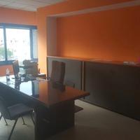 Tavolo direzionale nero piano vetro