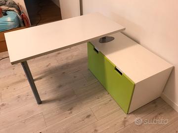 Scrivania con panca contenitore