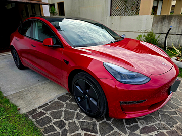 Tesla Model 3 LR AWD Rosso