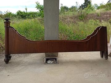 Antiche sponde per letto