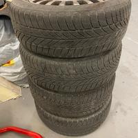 Gomme con cerchi 215/60/16