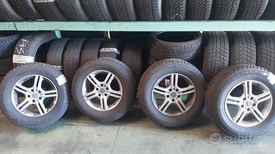 4 cerchi e pneumatici invernali 215/70 R16