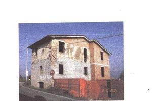 Rustico / Casale di 500 m² con più di 5 locali a M