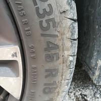 Gomme 235/45r18