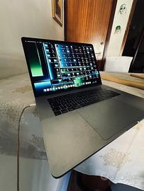 Macbook Pro 15 I7 16Ram 1tb