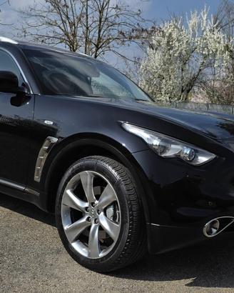 Infiniti FX 30d 