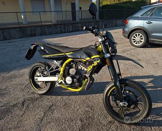 SWM SM 125 4T