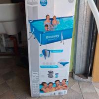 Piscina seminuova