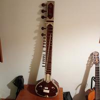 Sitar con custodia rigida 