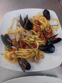 Cuoca per cucina d'asporto
